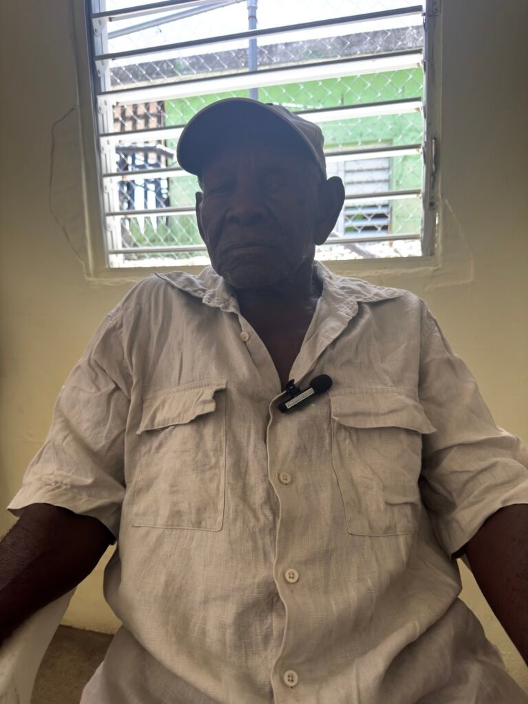 Octavio Franco, residente de Nizao durante entrevista para este reportaje