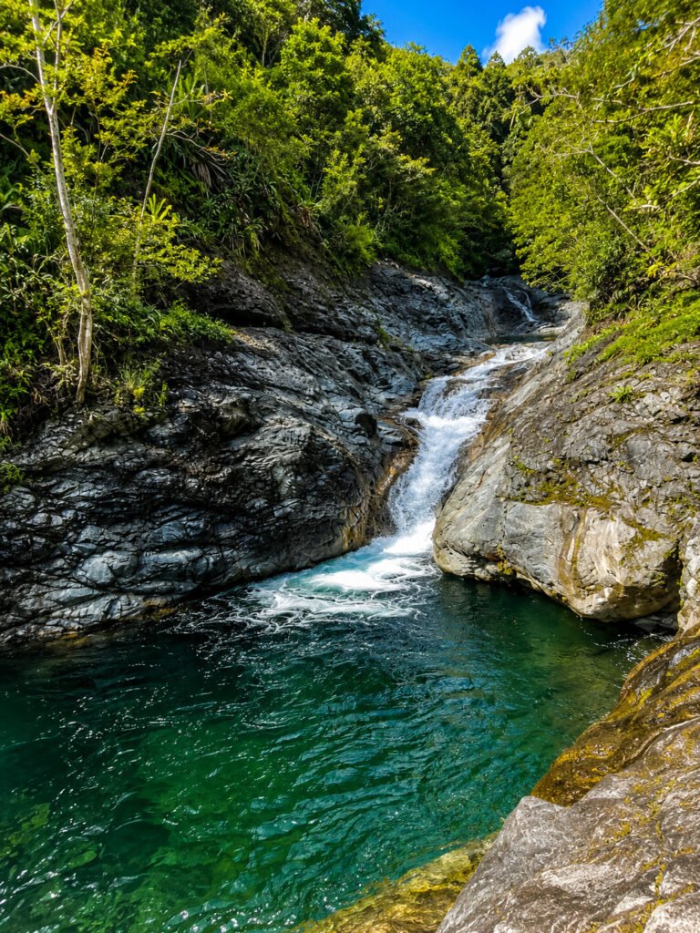 Cascada en el Rio Bani, en la comunidad El Recodo, zona montañosa de la provincia Peravia